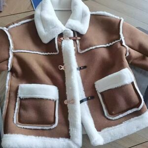 Seasonal Autumn Jacket - Clean, Pet-Free